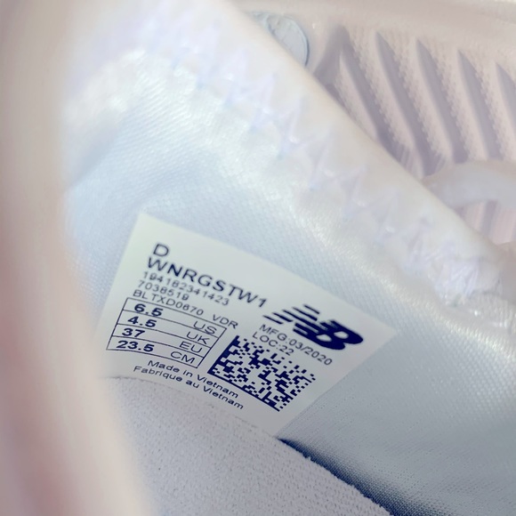 New Balance Shoes - Picture 4 of 5